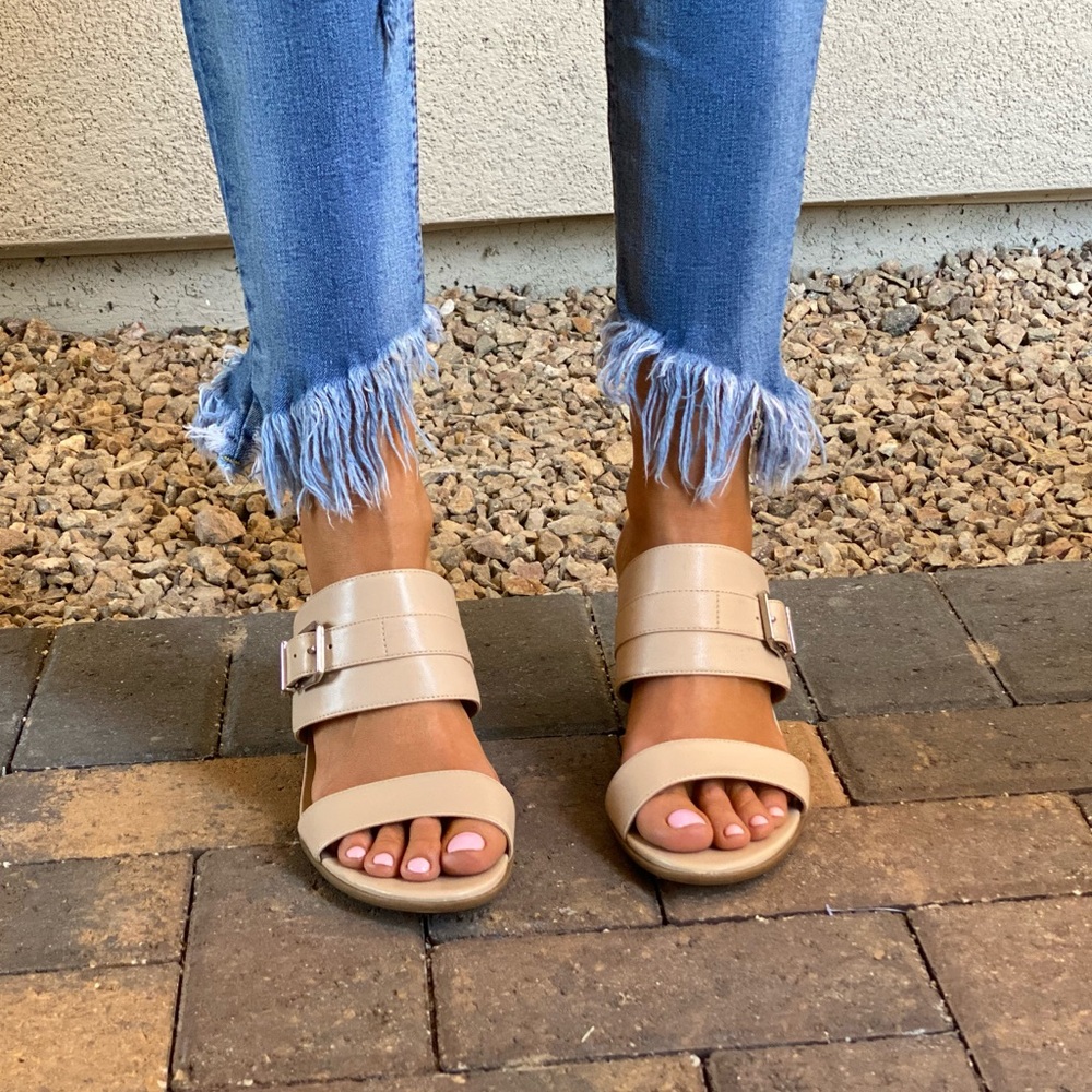 Leather Chunky Block Heel Buckle Mule - Picture 2 of 9
